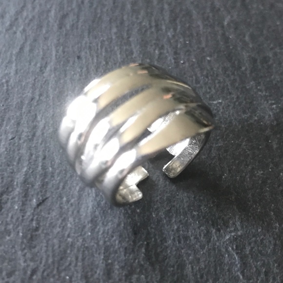 Silver adjustable wide ring - Picture 2 of 5